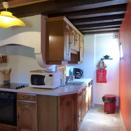 Maison Authentique De Sologne Avec Piscine Partagee, Jardin Et 3 - Fr-1-489-12 * Diou (Allier)